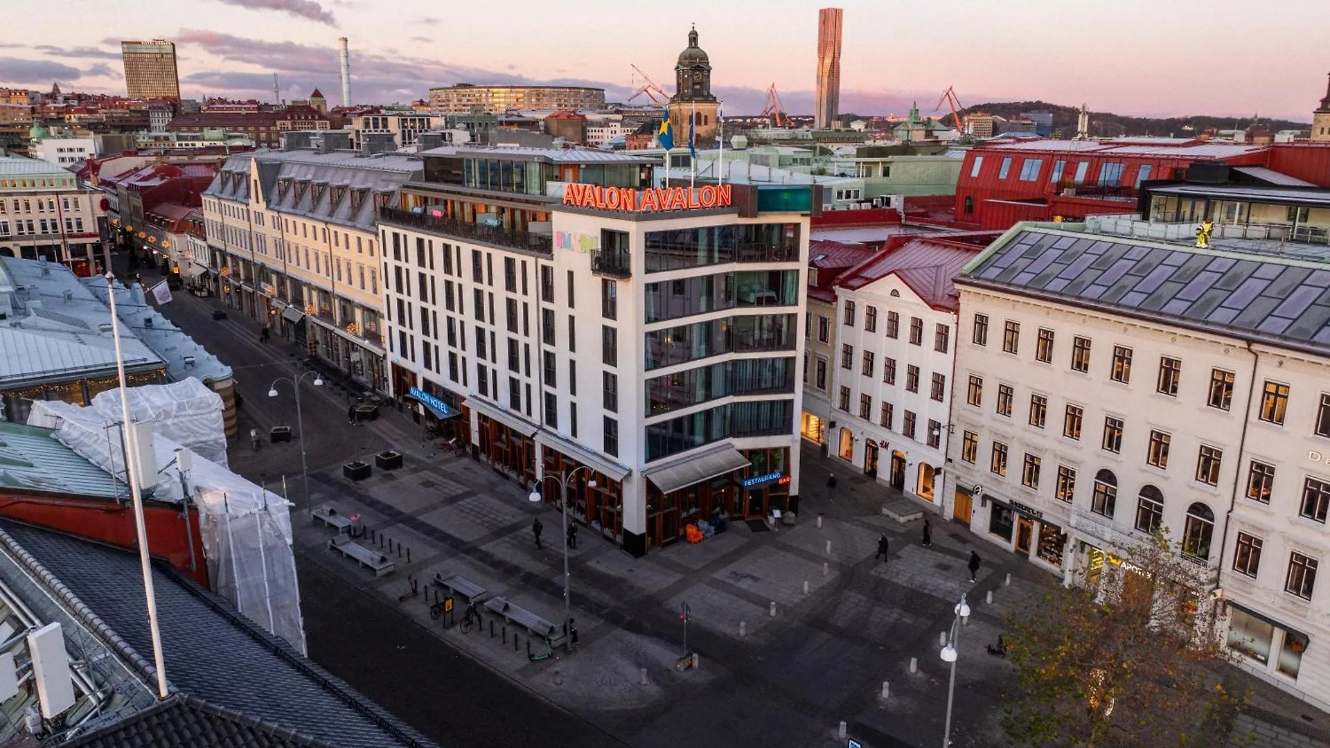 Avalon Hotel location
